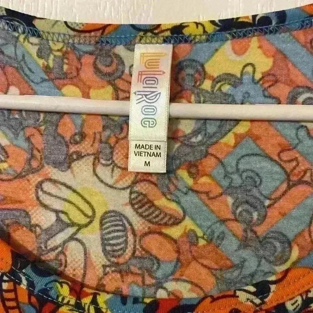 ❤️ 3/$15 New with Tags Size Medium Disney Mickey Mouse Classic T-Shirt - Picture 5 of 7